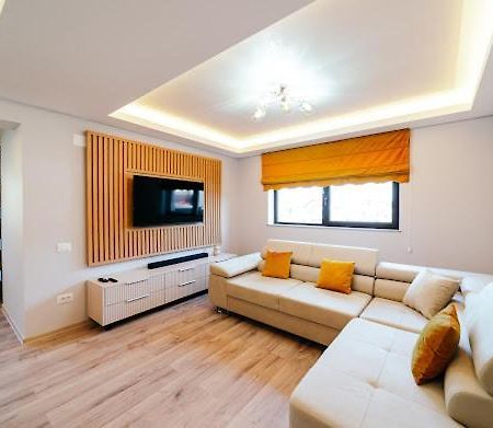 Rainforest Apartament Ghimbav Bagian luar foto