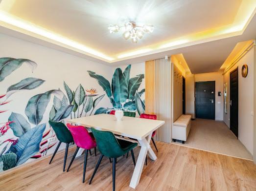 Rainforest Apartament Ghimbav Bagian luar foto