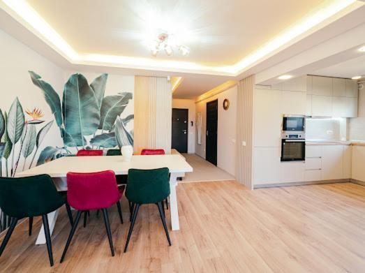 Rainforest Apartament Ghimbav Bagian luar foto